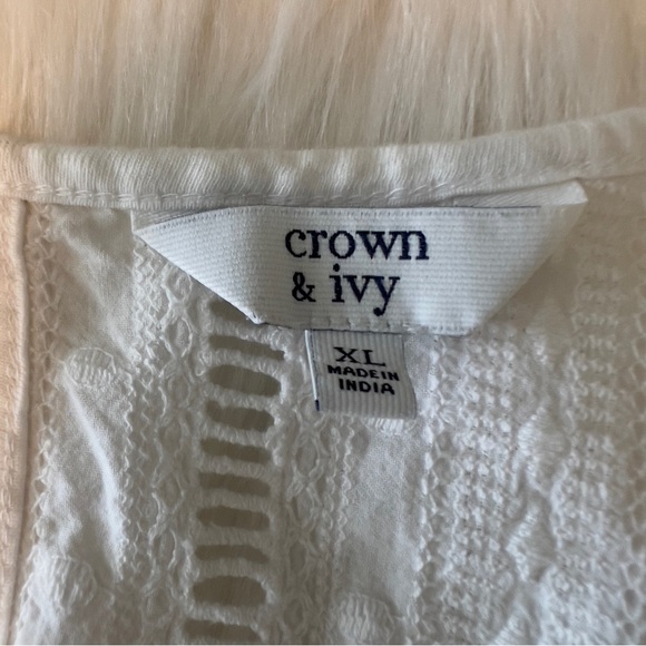 CROWN & IVY White Eyelet Swingy Top XL - Picture 4 of 7